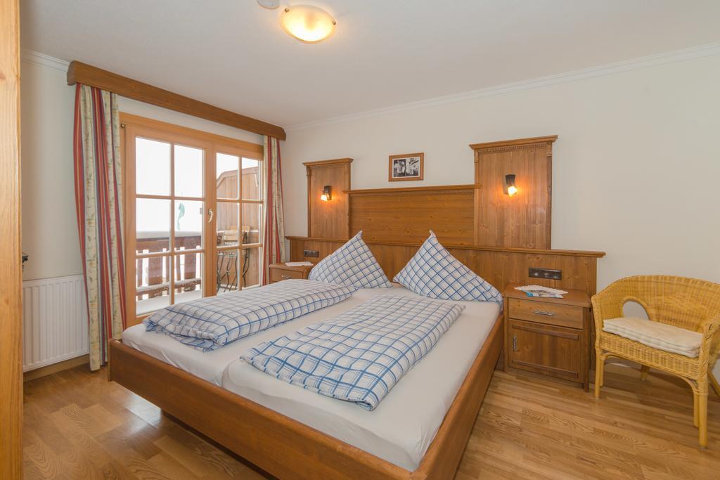 Gloesalm Apartamento Ramsau am Dachstein Quarto foto